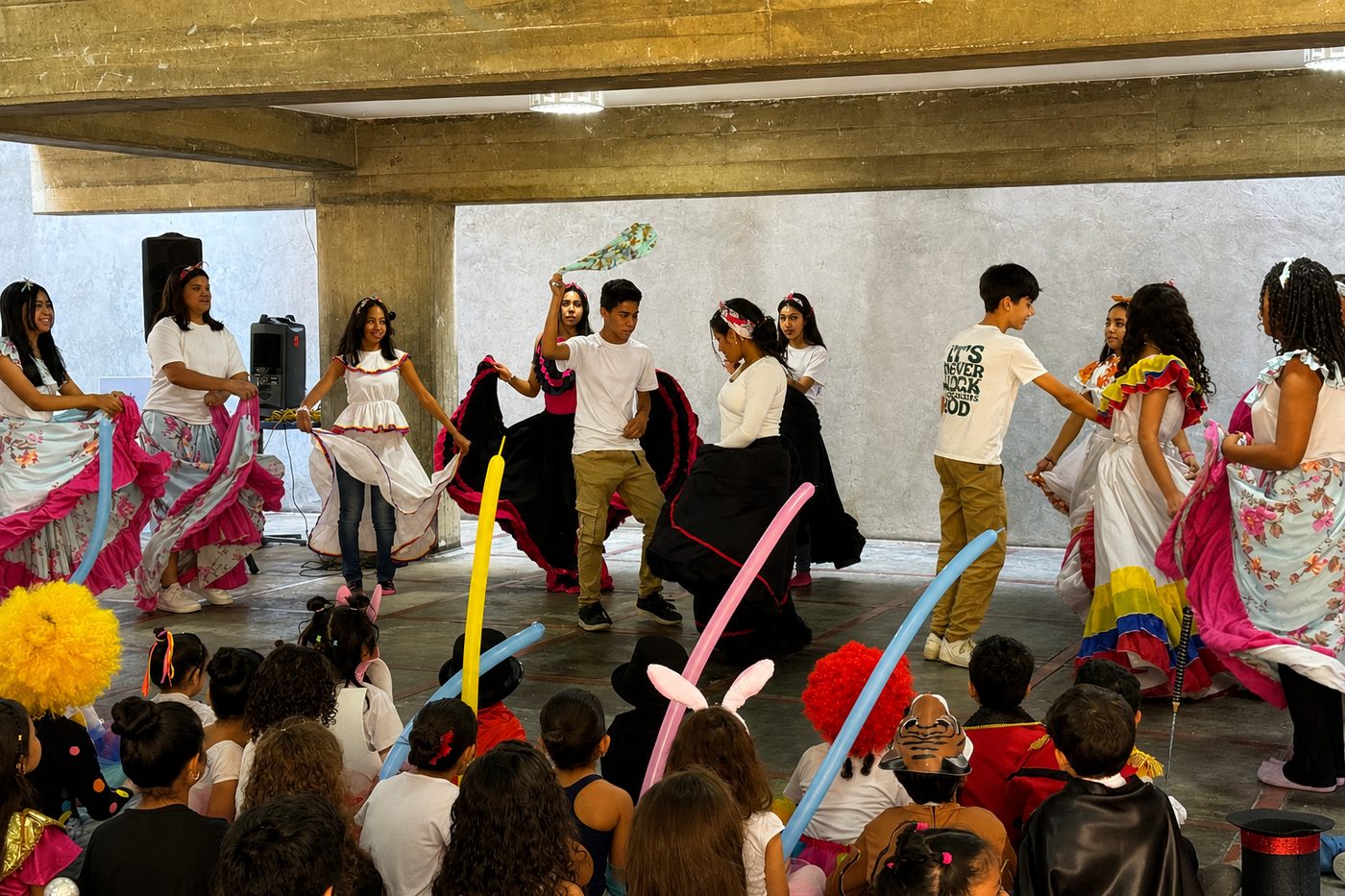 Acto cultural del Colegio Promesas Patrias
